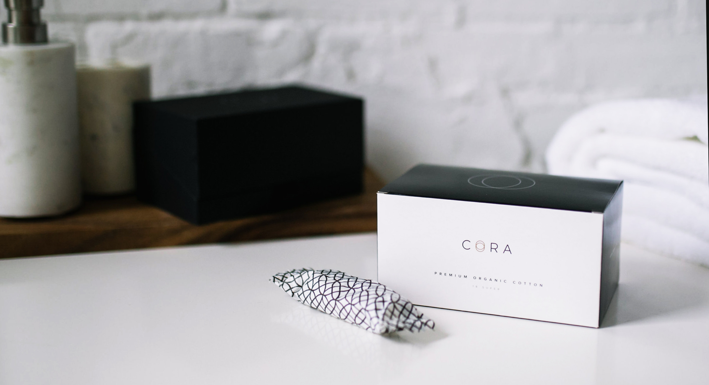 Cora Organic Tampon and Box - Lifestyle